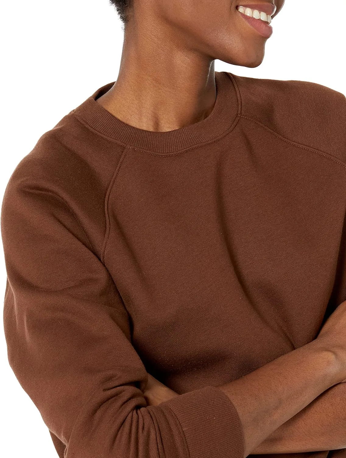 Amazon Essentials Women's Relaxed-Fit Crewneck Pullover Long-Sleeve Sweatshirt (Available in Plus Size)