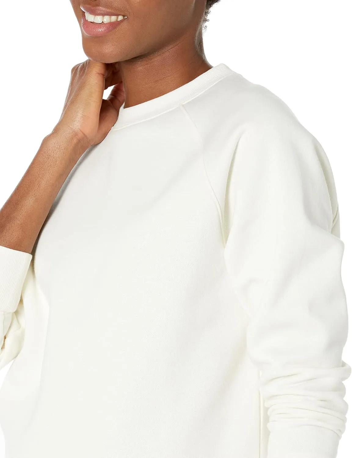 Amazon Essentials Women's Relaxed-Fit Crewneck Pullover Long-Sleeve Sweatshirt (Available in Plus Size)