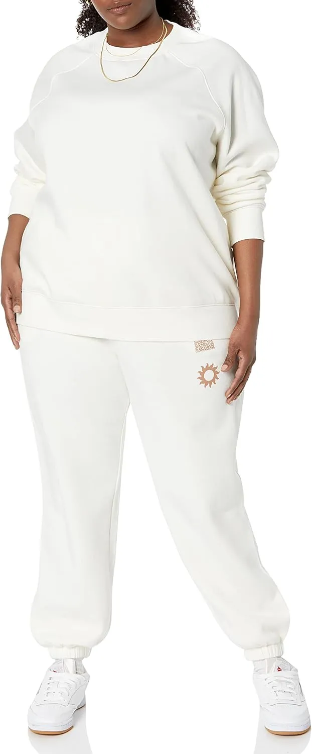 Amazon Essentials Women's Relaxed-Fit Crewneck Pullover Long-Sleeve Sweatshirt (Available in Plus Size)