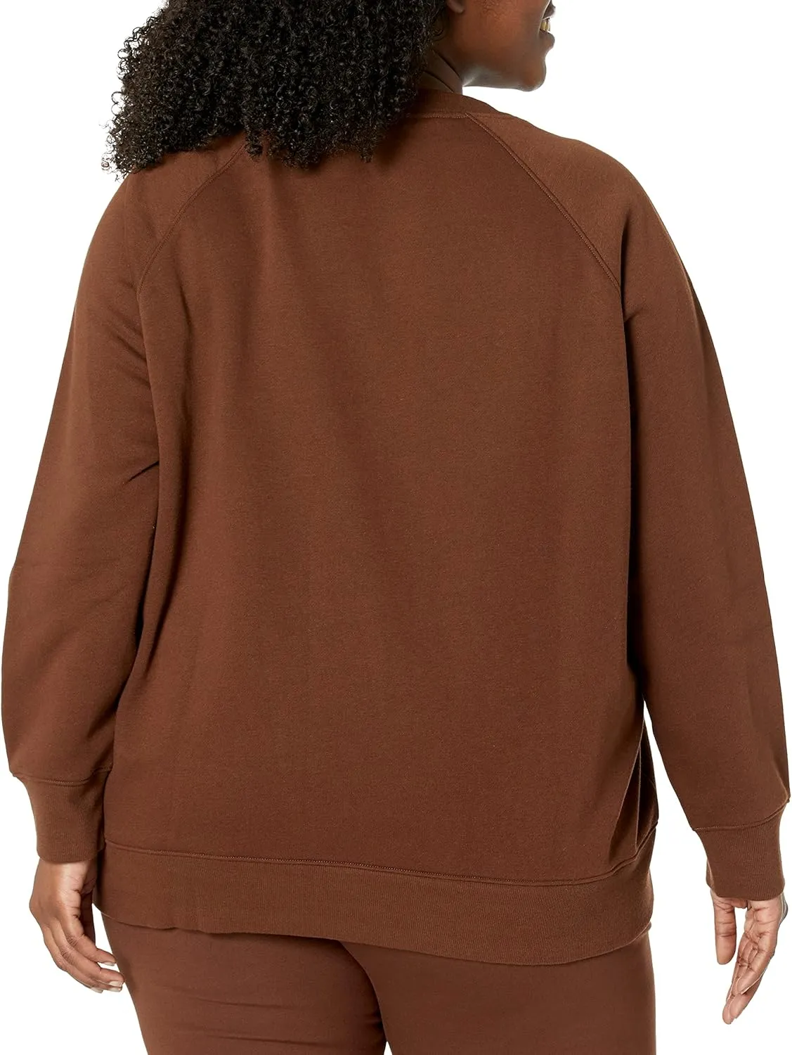 Amazon Essentials Women's Relaxed-Fit Crewneck Pullover Long-Sleeve Sweatshirt (Available in Plus Size)