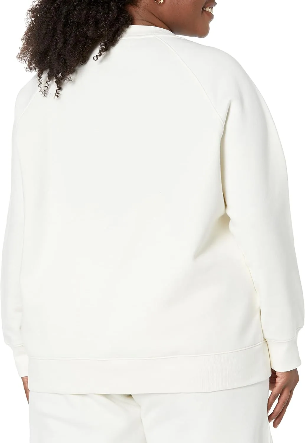 Amazon Essentials Women's Relaxed-Fit Crewneck Pullover Long-Sleeve Sweatshirt (Available in Plus Size)
