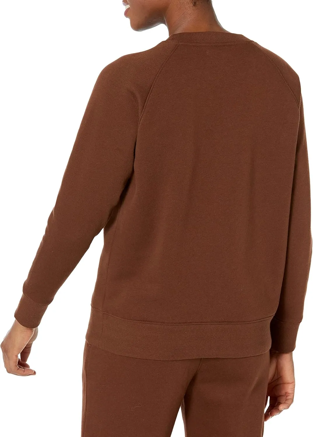 Amazon Essentials Women's Relaxed-Fit Crewneck Pullover Long-Sleeve Sweatshirt (Available in Plus Size)