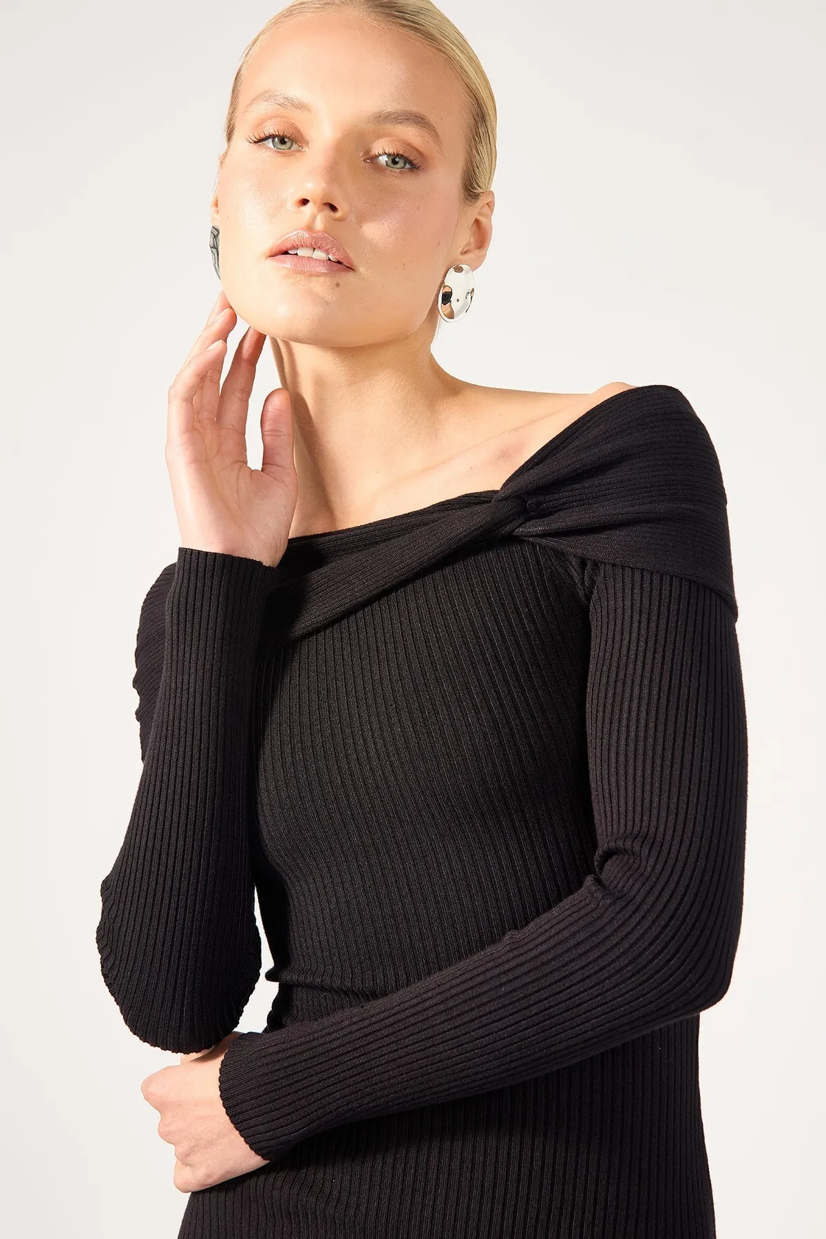 Black Off-Shoulder Knitwear Dress