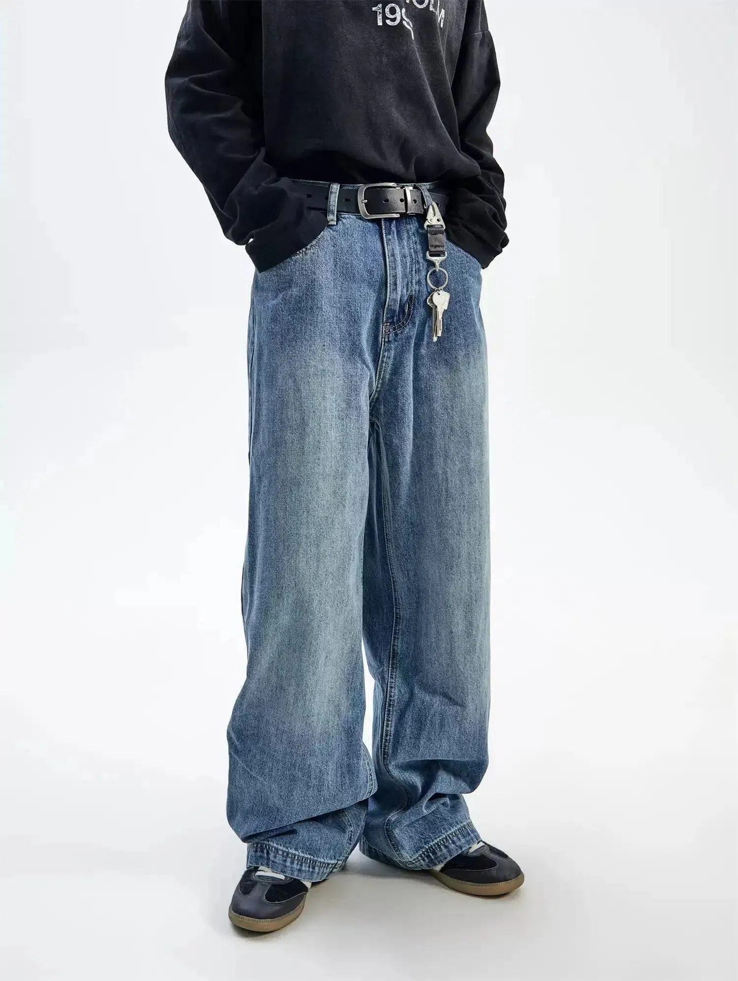 Classic Fade Wide Fit Jeans