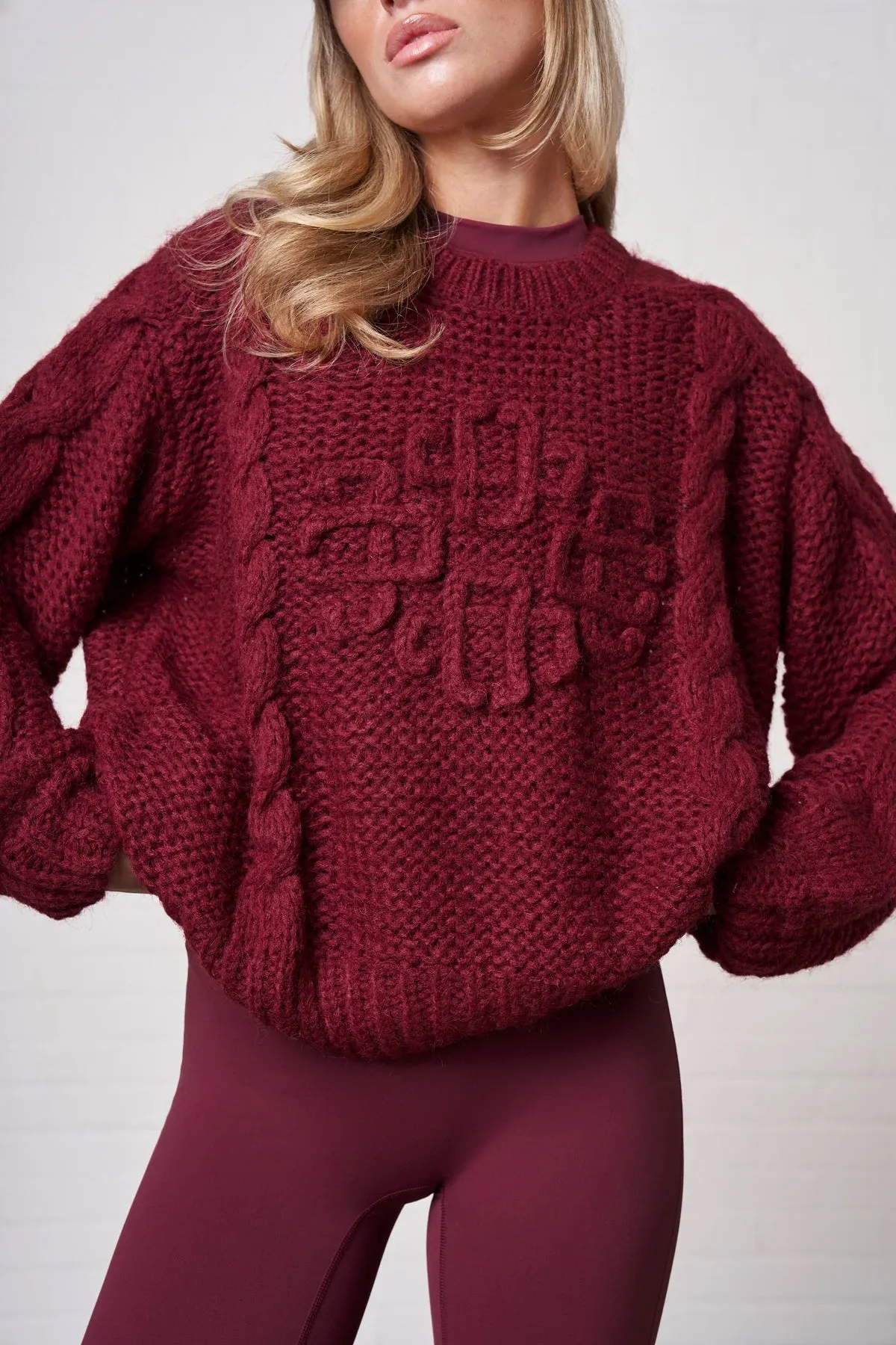 EMBLEM PLAITED OVERSIZED KNIT JUMPER - BURGUNDY