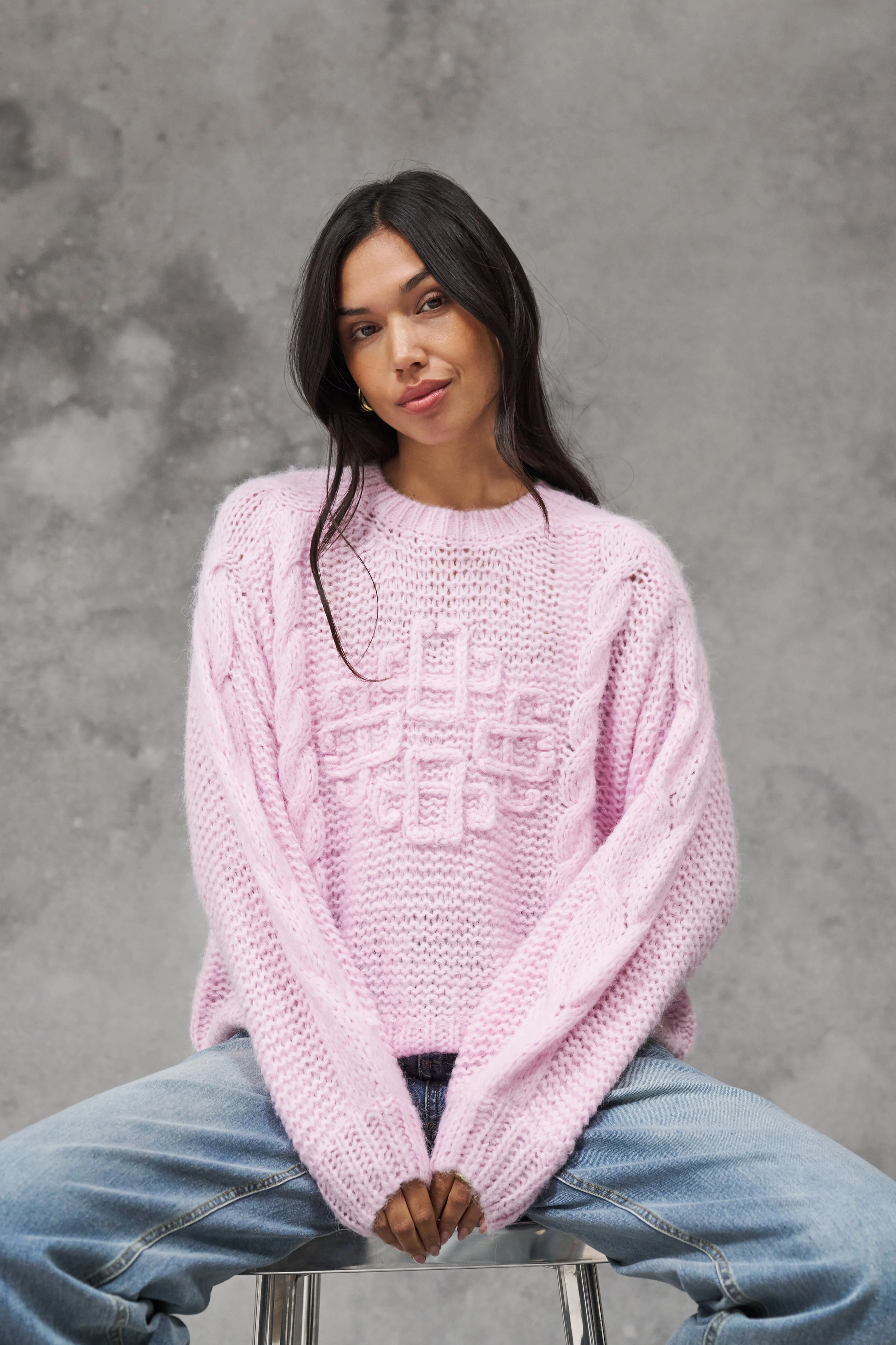 EMBLEM PLAITED OVERSIZED KNIT JUMPER - PINK