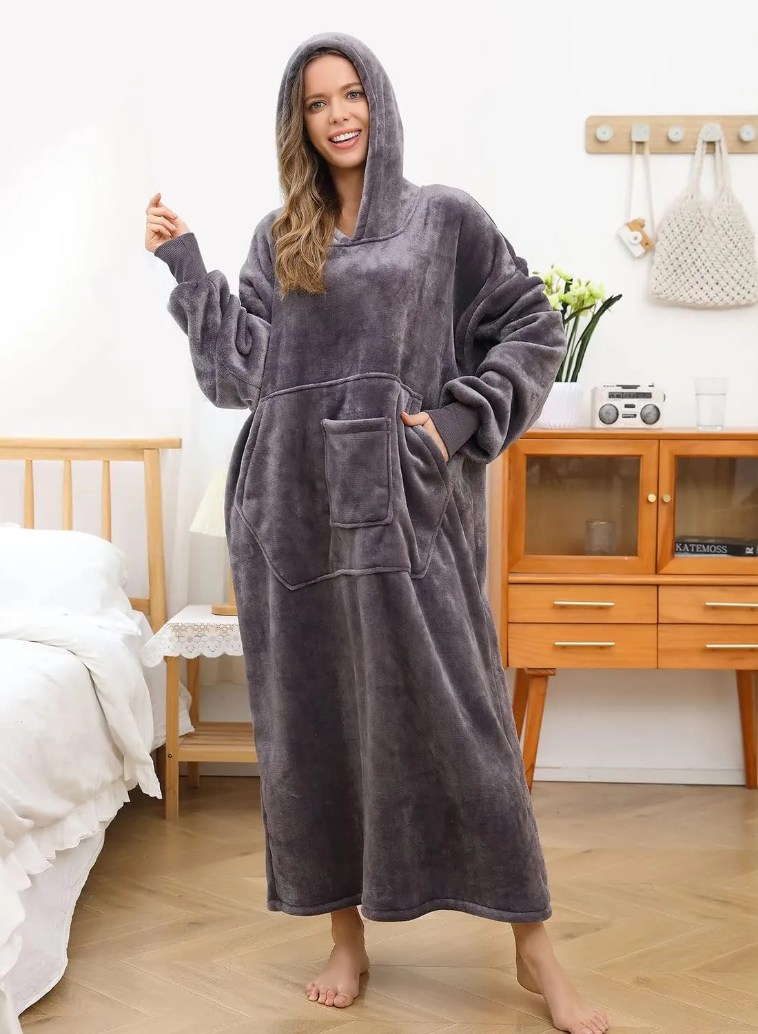 FUSSEDA Oversized Wearable Blanket Sweatshirt, Thick Warm Fleece Cozy Sherpa Hooded with Pockets and Sleeves Gift for Adult