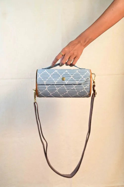 Lukka Chuppi Morning Frost Round Clutch