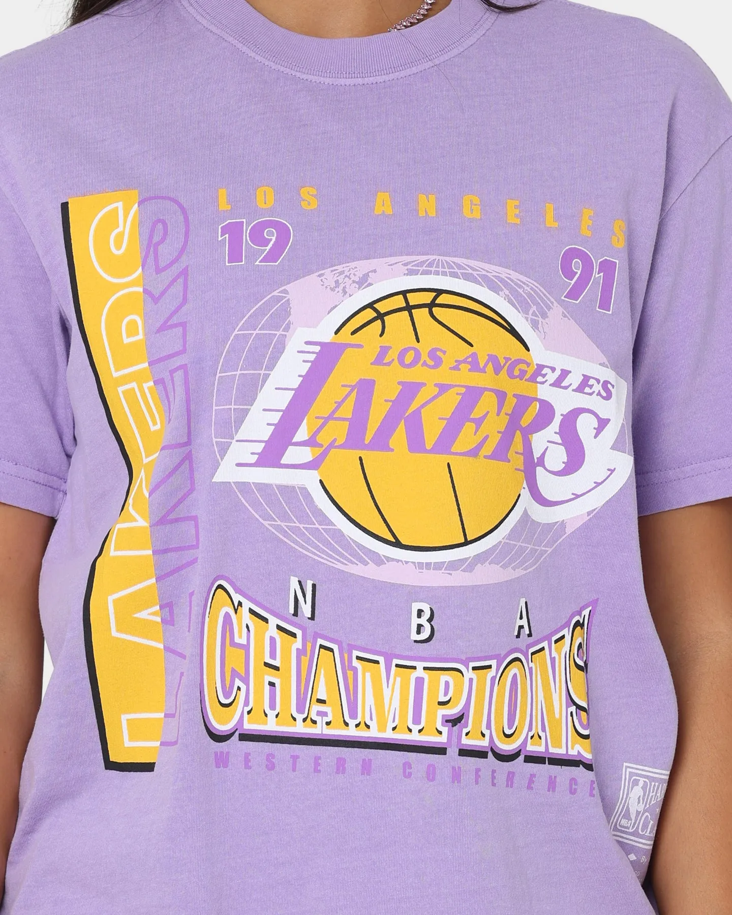 Mitchell & Ness Women's Los Angeles Lakers Vintage '91 Finals T-Shirt Faded Purple