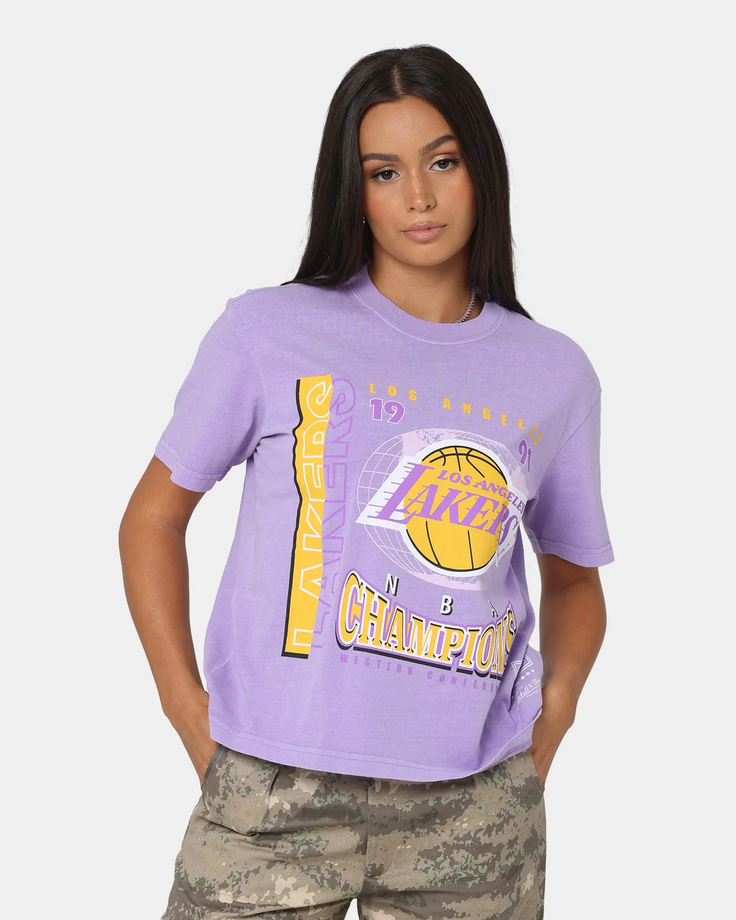 Mitchell & Ness Women's Los Angeles Lakers Vintage '91 Finals T-Shirt Faded Purple