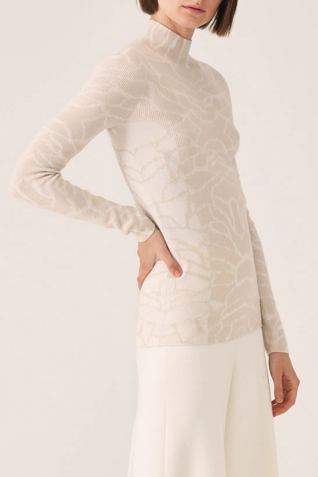 REVERSIBLE FLORAL MOCK NECK