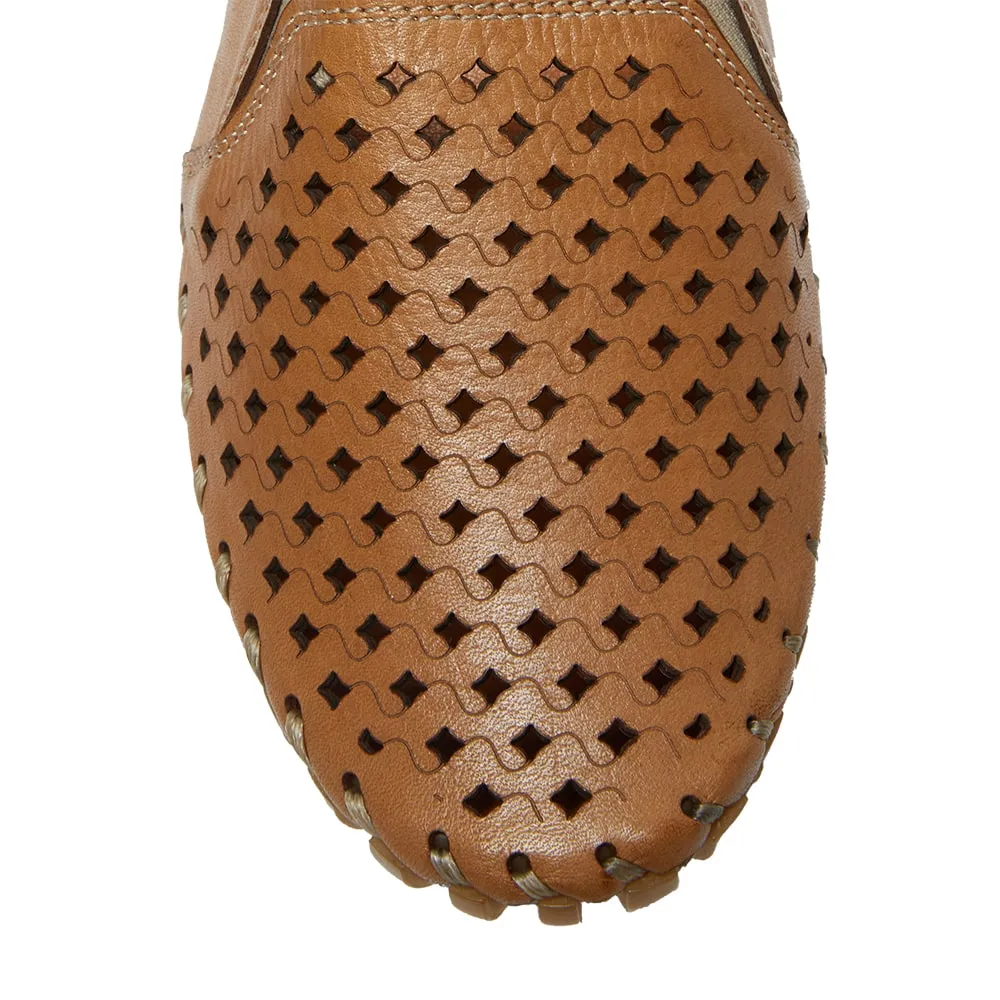 Tang Flat in Tan Leather