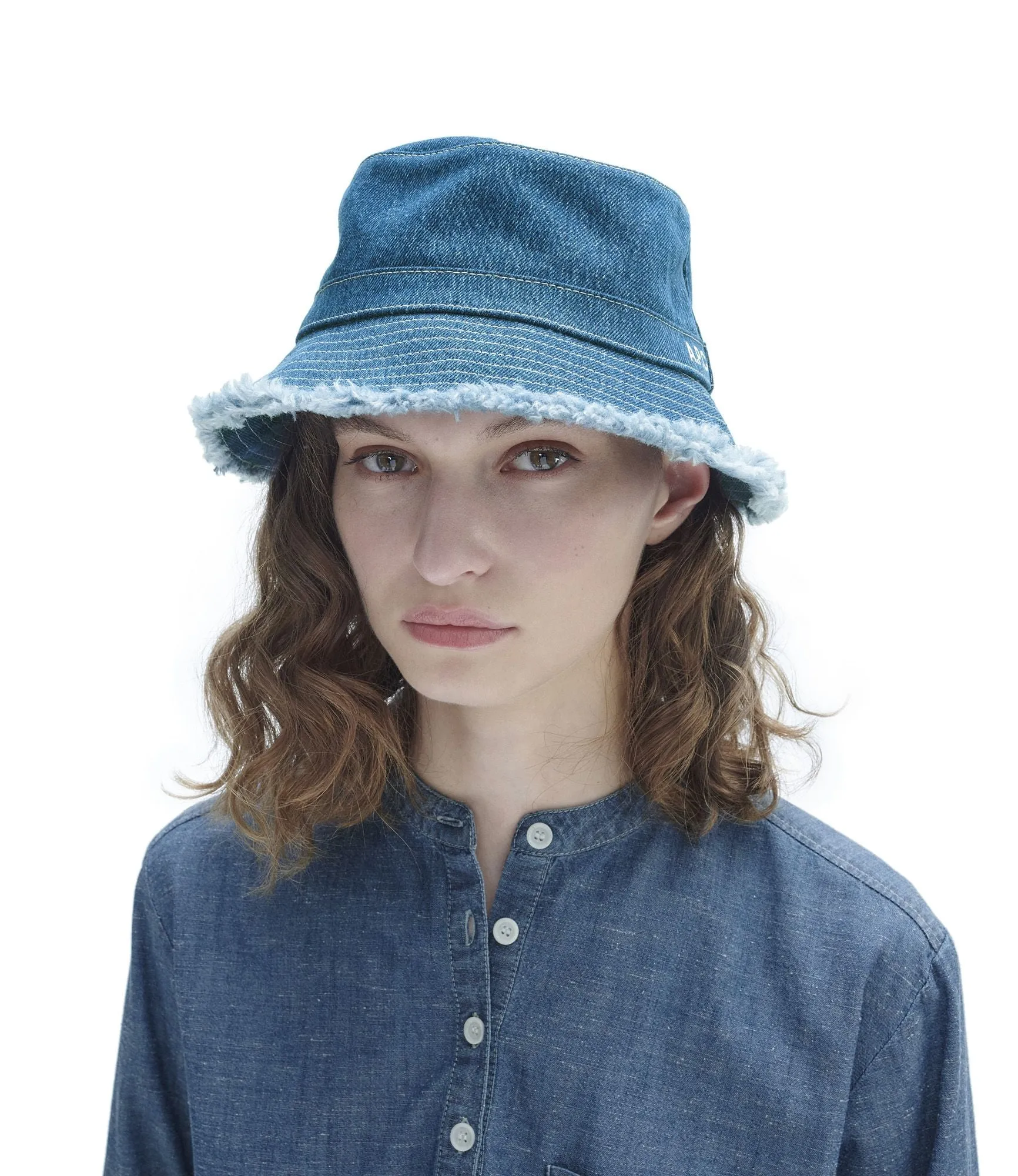 Vacances Mark Bucket Hat