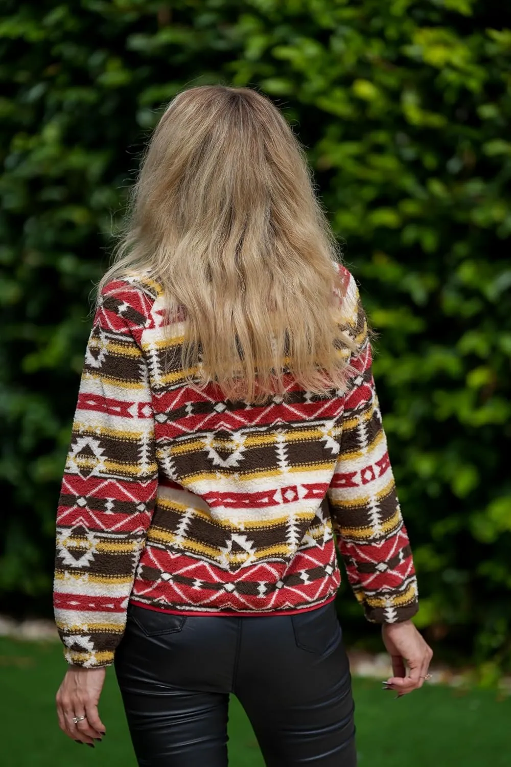 Zeagoo Women's Cozy Fleece Jacket Western Aztec Print Button Down Coat with Pockets Casual Warm Outwear 2024